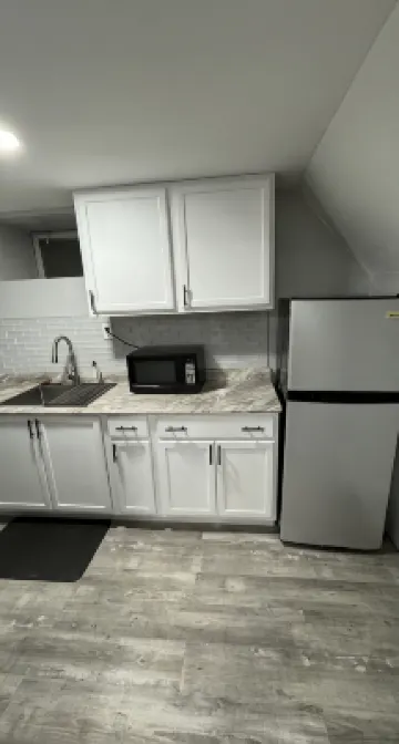 Peaceful one bedroom in university district