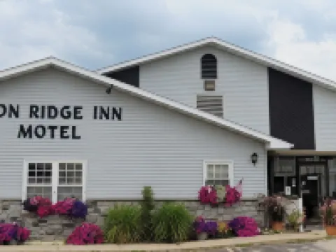 Iron Ridge Inn Motel Hotels in Dodge County