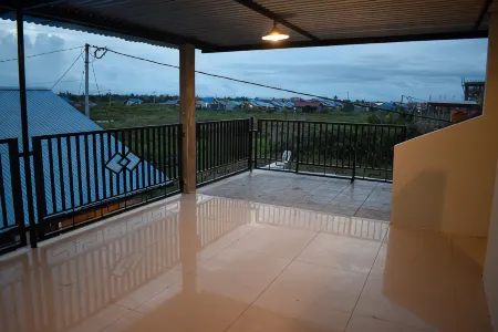 Panda Guest House Merauke Отели рядом с достопримечательностью «MONUMEN KAPSUL WAKTU»