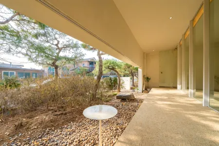 Daebudo Space Pool Villa