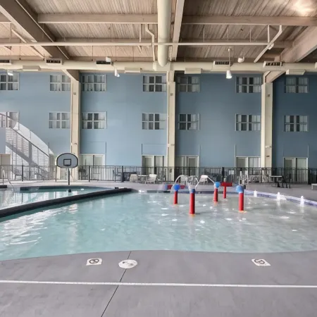 Holiday Inn Express & Suites MILWAUKEE AIRPORT by IHG