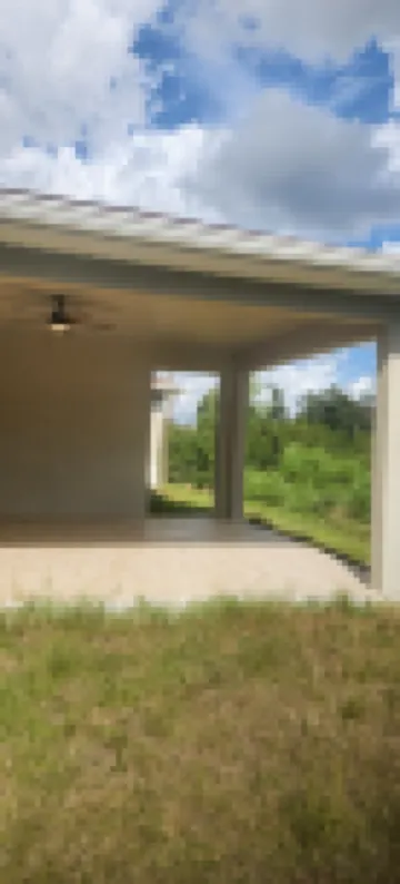 Modern Place,  3-bedroom house with WiFi, AC, spacious in welcoming Lehigh Acres