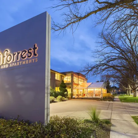 Forrest Hotel & Apartments
