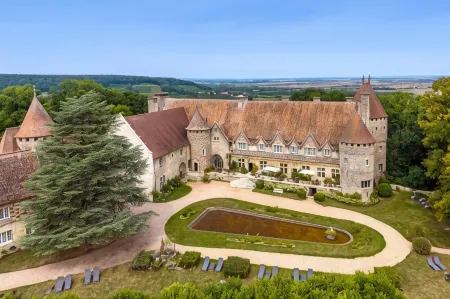 Hattonchatel Château & Restaurant la Table du Château Отели в г. Лакруа-Сюр-Маас