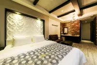 Elga Hotel