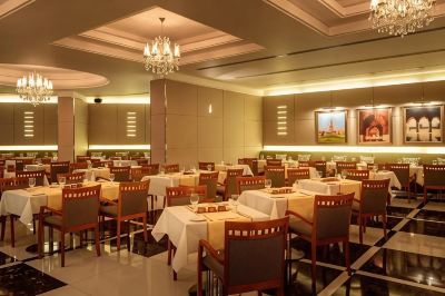 レストラン フォーポイントバイシェラトン・ダウンタウン ドバイの写真