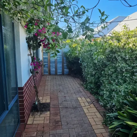 Pet-Friendly Quindalup studio close to the beach.