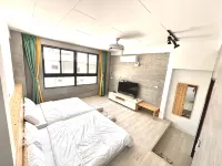 Finding Popsicle Homestay Hotels near Yuli Train Station