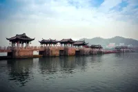 Orange Mercure (Chaozhou Ancient City West Lake Branch) - Romantic