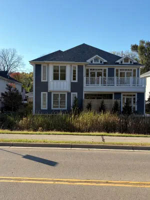 NEW Spacious 3-bedroom condo with in Fontana-on-Geneva Lake.
