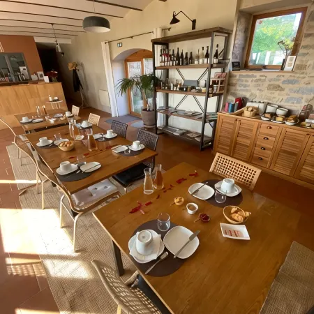 Les Caselles - Gîte, Table et Chambres d'hôtes