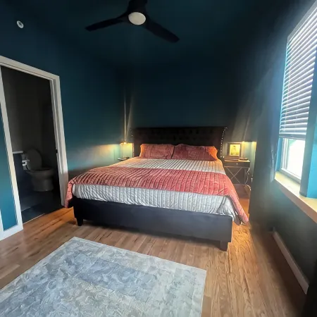The Birdcage at The Hawk sleeps 10 - 2 bedrooms & 2 1/2 bathrooms.