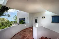 Oceanfront Luxury Townhome Condo Wifi 3 Smart TV'S Pool & Spa