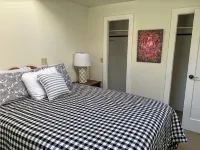 Sunny Cottage, Close to Town & Family Friendly