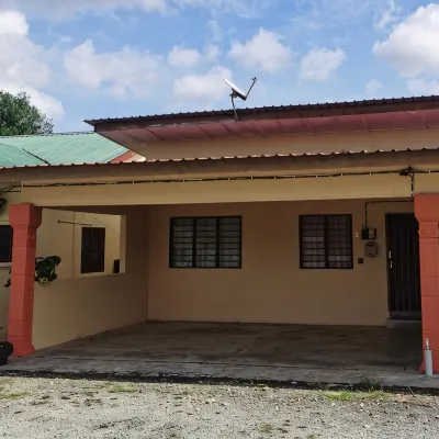Homestay Che Wan Satu Hotels near Taman Rakyat Gambang, Kuantan Pahang