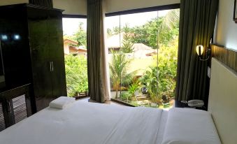 Lost Horizon Beach Dive Resort