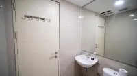 Best Price and Comfortable Living 2Br at Anderson Supermall Mansion Apartment by Travelio