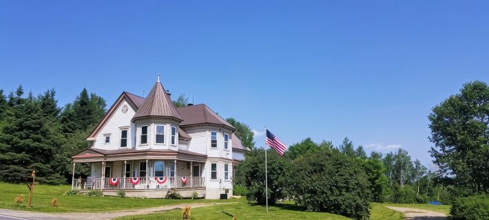 The New Sweden Castle-Enchanting 3-bedroom house with WiFi in New Sweden, Maine 아루스투크 카운티 호텔