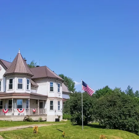 The New Sweden Castle-Enchanting 3-bedroom house with WiFi in New Sweden, Maine