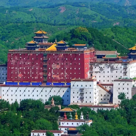 7 Days Premium Hotel