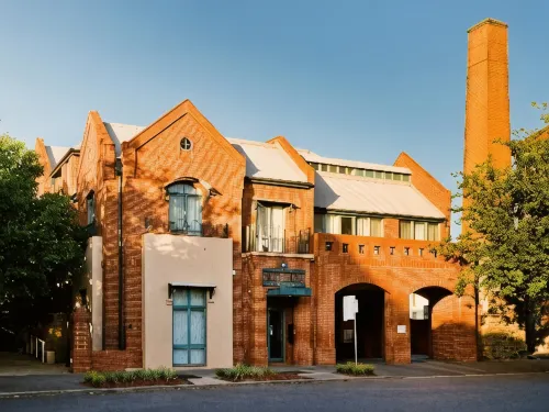 Majestic Old Lion Apartments - 4-Star