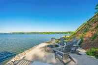 Gaston Shores / Boat Dock, Lake Access & Hot Tub - 4-Star