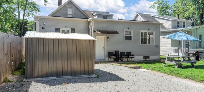 Great Escape 4 bedroom house  2 King Bed in Belleville with WiFi fitness room Ξενοδοχεία στην πόλη St. Clair County