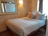 Woodmere Grand Hotel
