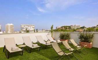 NH Luz Huelva - Housity
