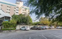 Chaipat Hotel - parking