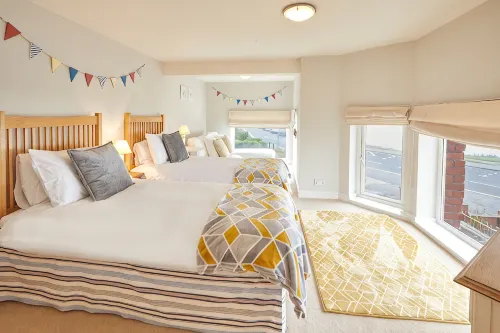 Host & Stay | Sunset View - Homestays