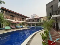 Vangvieng Night Market Resort Hotels near Green Discovery