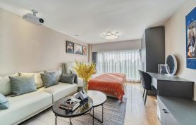 Qiyue Luxury 8K Projection Homestay (Guangxi University 33rd Middle School Subway Station)