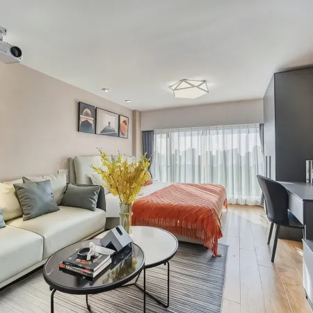 Qiyue Luxury 8K Projection Homestay (Guangxi University 33rd Middle School Subway Station)