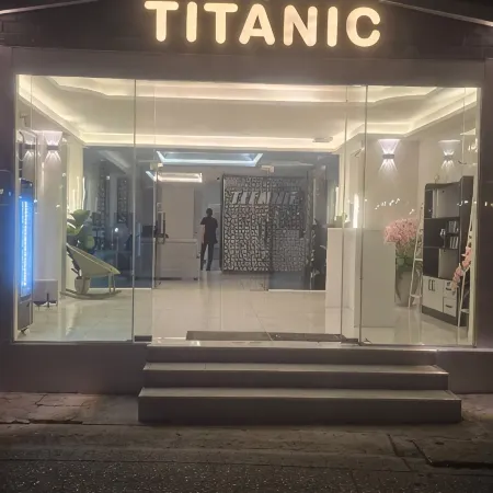 Titanic Residence-7 Minute Walk to the Beach