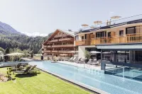 Hotel Habicher Hof - Your 4-Star Superior Wellness Hideaway - Pools