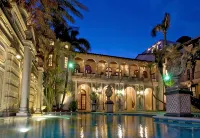 The Villa Casa Casuarina - Romantic