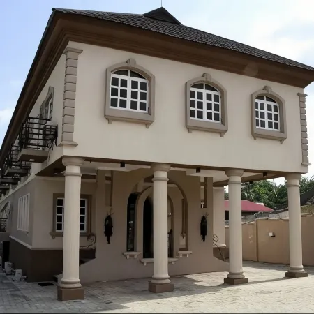 LaMaison Hotel