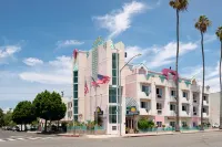 Days Inn by Wyndham Santa Monica Hotels near FIG Gallery