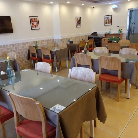 Yiju Hotel (Shenghao Shopping Center)