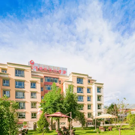 Padma Chumig Garden Hotel