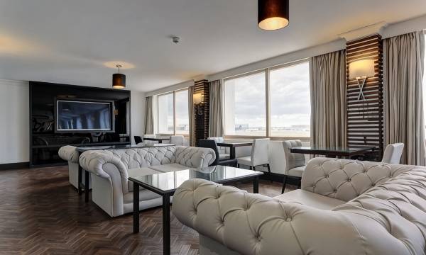 Renaissance London Heathrow Hotel