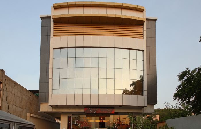 Hotel Sheela Shree Plaza