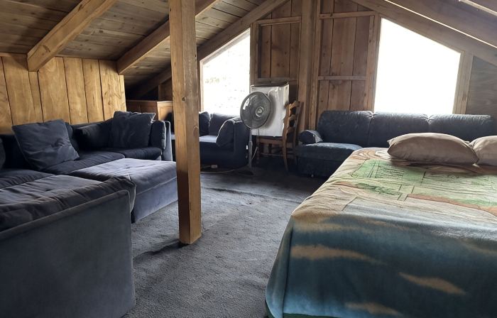 Rugged and Rustic Tennessee Mountain Cabin With Loft