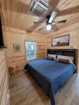 Slow Your Roll - Luxury cabin close to Granbury, Glen Rose, and Stephenville