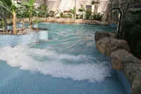 Bailu Hotspring Hotel - Uima-altaat