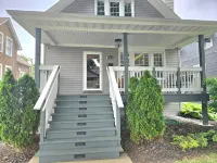 5 Star Upscale Entire Family Neighborhood Home - Homestays