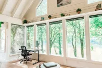 Newly Renovated White River Retreat, Breathtaking Views of the River, Sleeps 18
