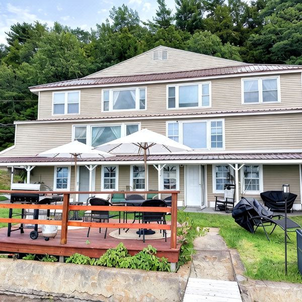 Saratoga Lakeside Retreat - 8 Bedrooms