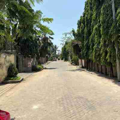 Spacious 1bedroom apartment in Nyali Mombasa /hotshower/washing machine /wifi Others